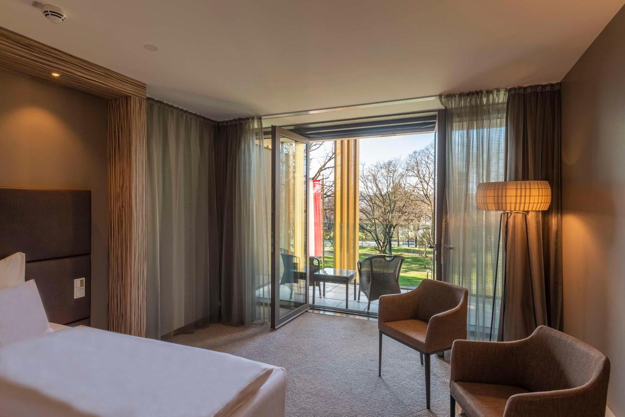 Doubletree By Hilton Vienna Schonbrunn Otel Dış mekan fotoğraf